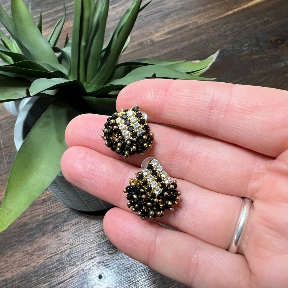 Stud earrings black diamond like rhinestones black beads gold accents